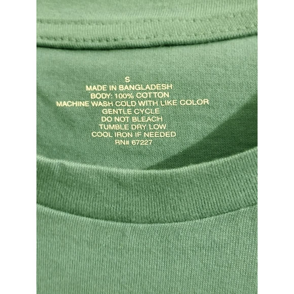 NWOT Mens Christmas T-shirt - Picture 4 of 4